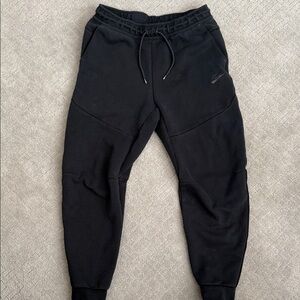 Nike tech joggers - men’s medium